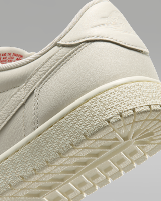 Air Jordan 1 Retro Low Men's Shoes. Nike JP